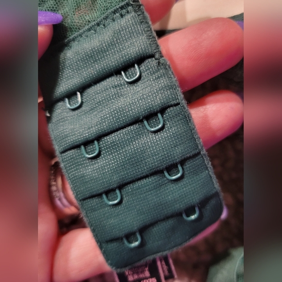 Victoria's Secret Very Sexy Push Up Bra 34D Rhinestone Straps - Picture 7 of 8